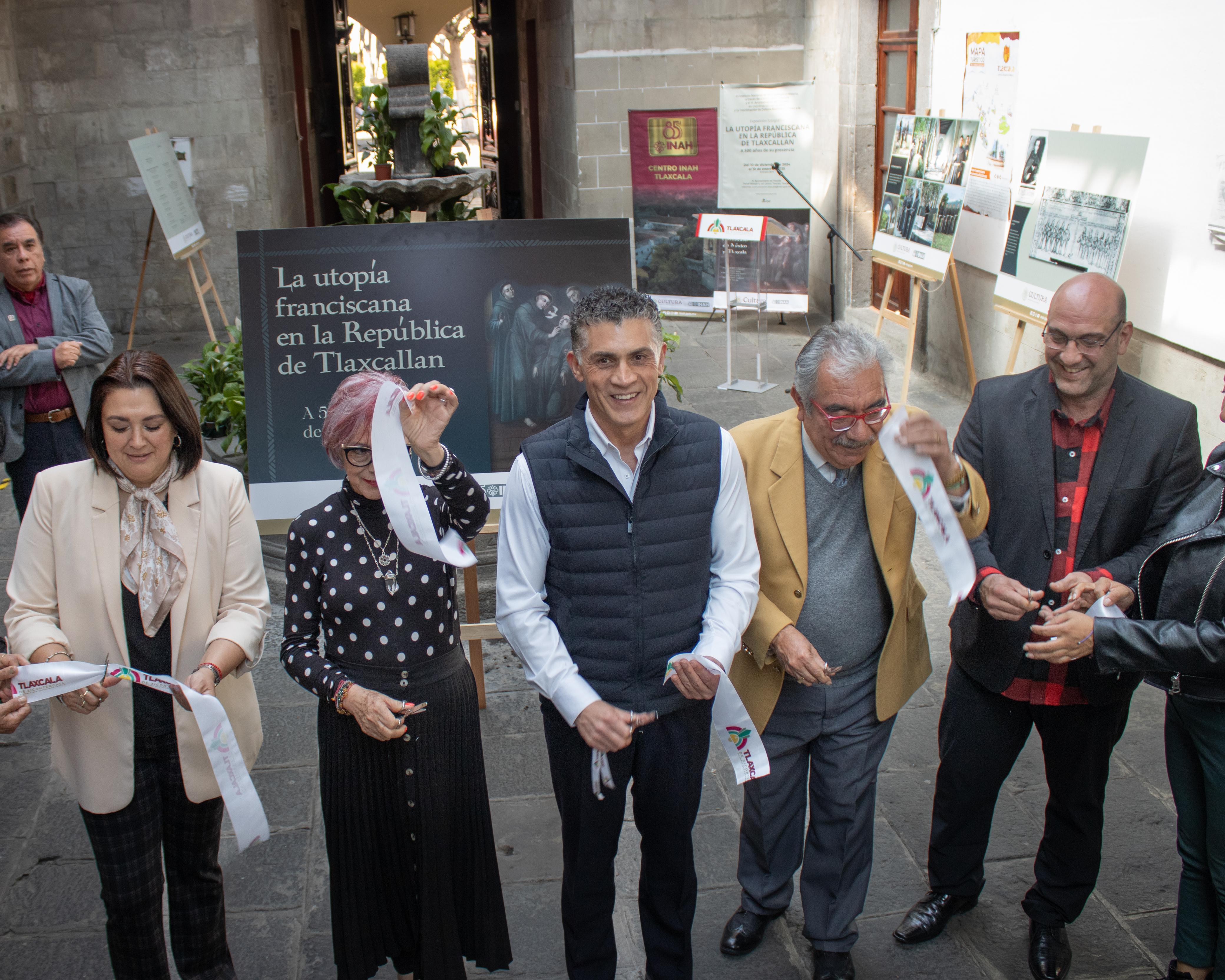 Inaugura Sánchez García exposición fotográfica en instalaciones del Ayuntamiento de Tlaxcala de Xicohténcatl